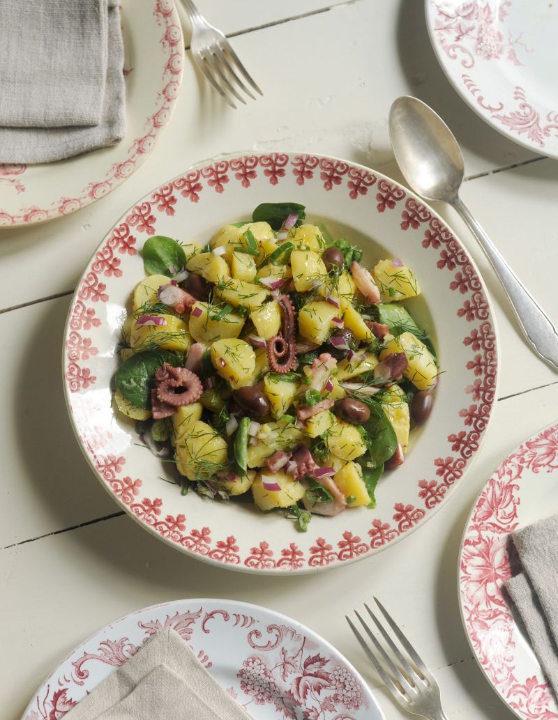 Salade de pommes de terre au poulpe et herbes fraîches