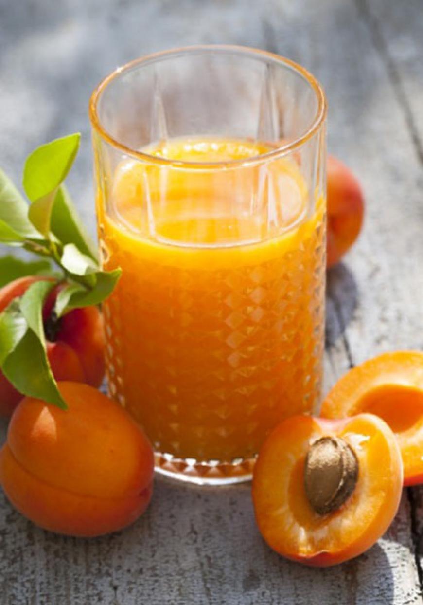 Jus d&#039;abricots frais