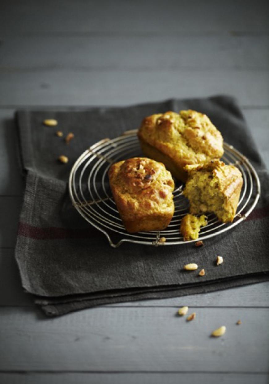 Mini cakes au pesto et aux pignons