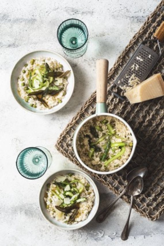 Risotto aux asperges vertes, petits pois et parmesan