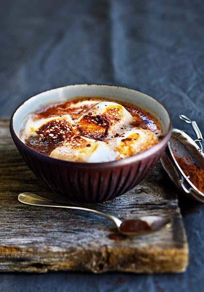 Chocolat chaud à la cannelle et guimauve