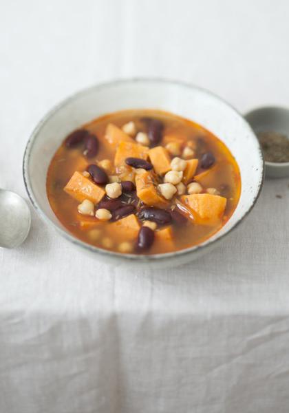 Soupe de patate douce aux pois chiches et haricots rouges