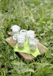 Petits bocaux de miettes de biscuits salés au tzatziki