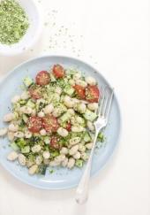 Salade de cocos, concombres, tomates et semoule de brocoli