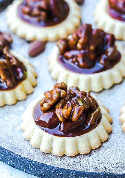 Tartelettes aux fruits secs et caramel beurre salé