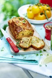 Cake au saumon et aux herbes