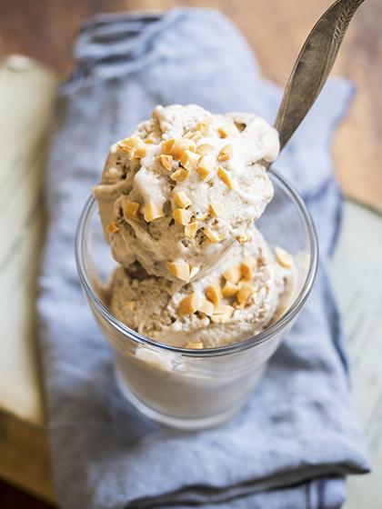 Glace à la banane et aux cacahuètes