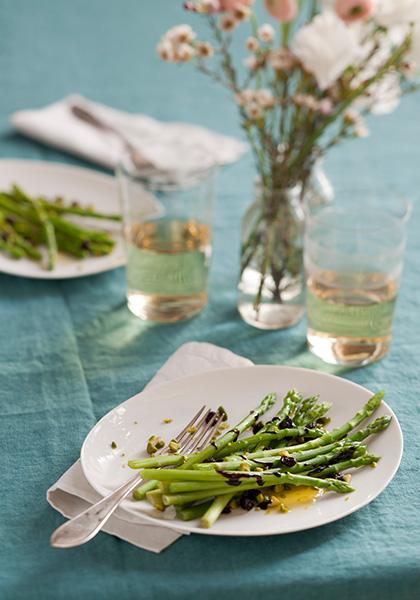 Asperges vertes et vinaigrette légère à l&#039;orange