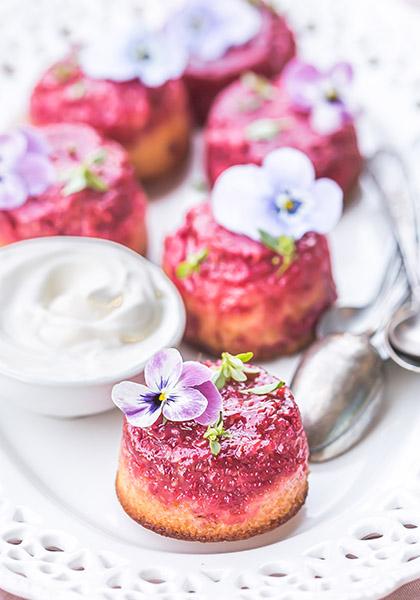 Mini Tatins aux framboises et crème fouettée