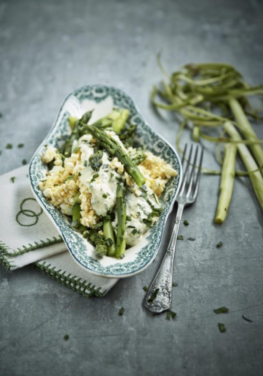 Asperges vertes aux œufs mimosa