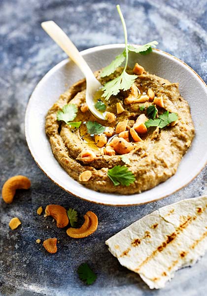 Houmous d&#039;aubergine aux noix de cajou