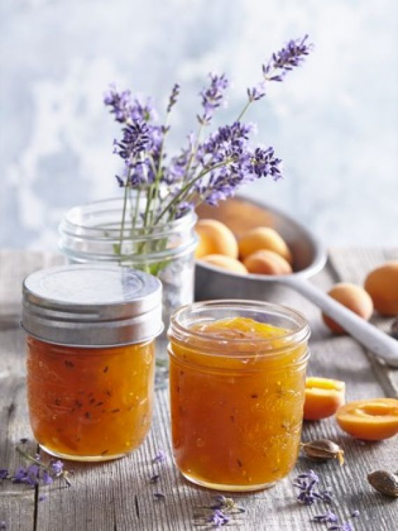 Confiture d&#039;abricots à la lavande