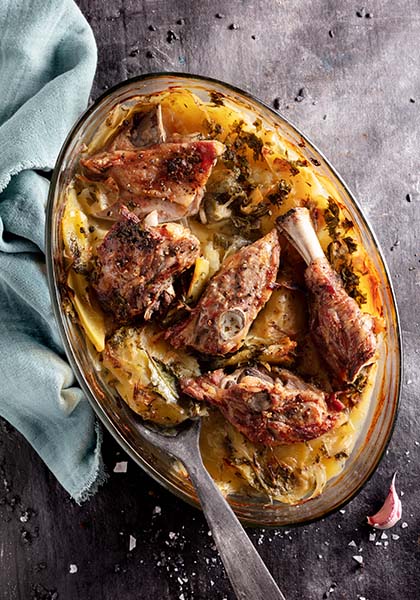 Gigot d’agneau aux pommes de terre et herbes de Provence