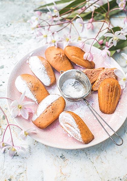 Madeleines roses à la fraise