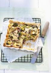 Quiche aux brocolis et aux oignons rouges