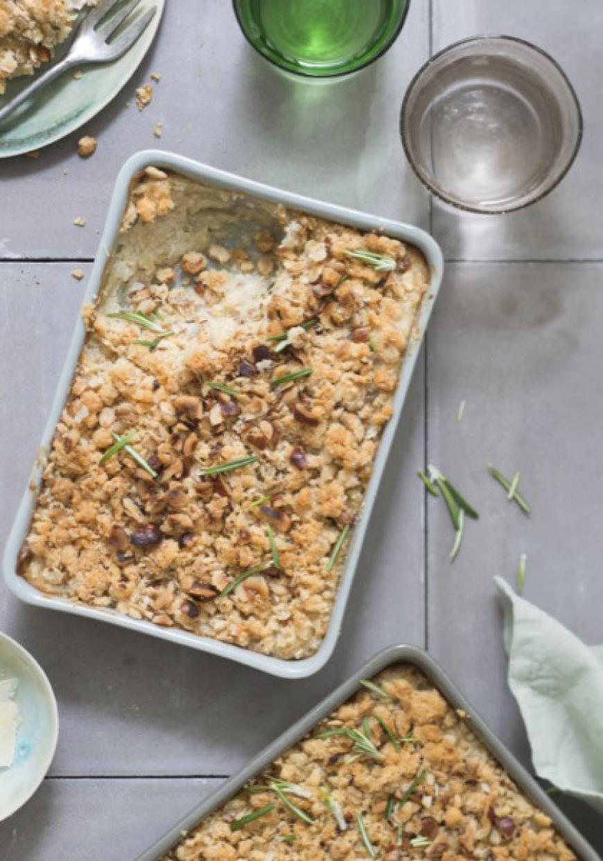 Crumble de céleri aux fruits secs et parmesan