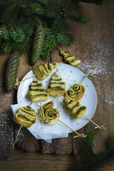 Petits feuilletés apéritif au pesto de roquette et amandes