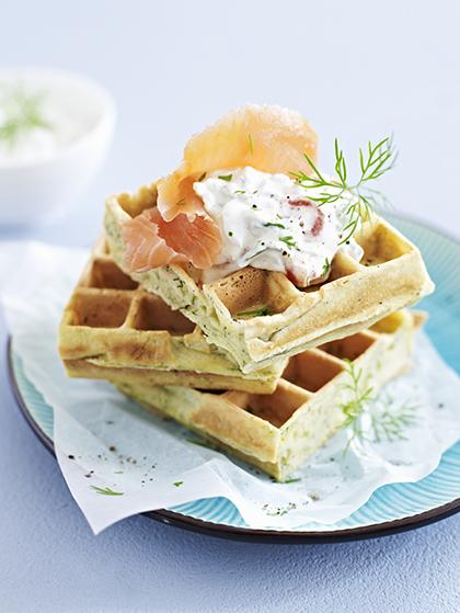 Gaufres aux herbes et au saumon fumé