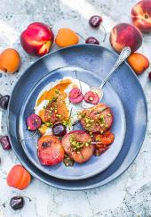 Papillotes de fruits d’été au fromage grec