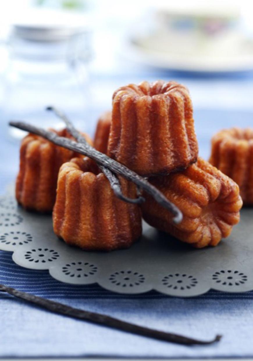 Cannelés bordelais