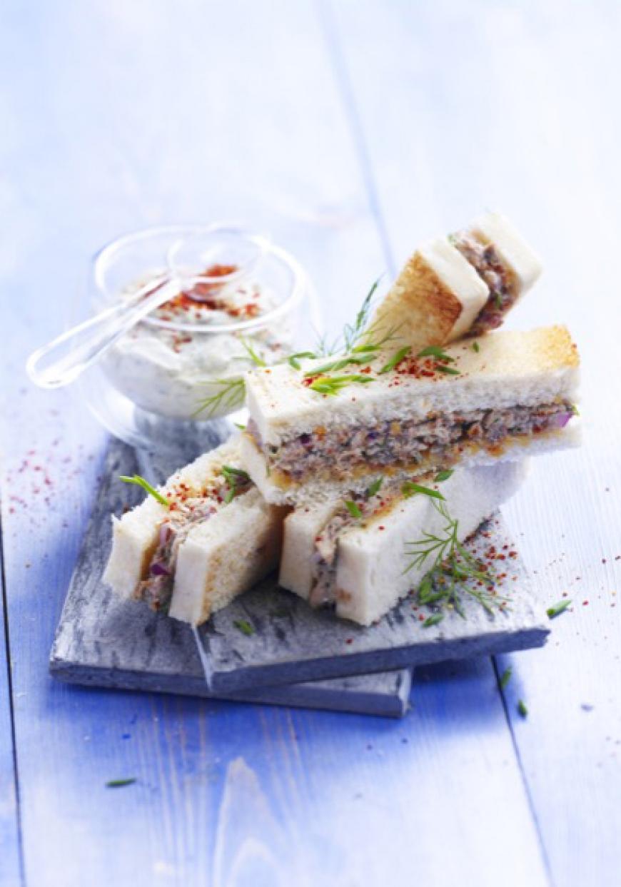 Mini sandwiches de rillettes de thon