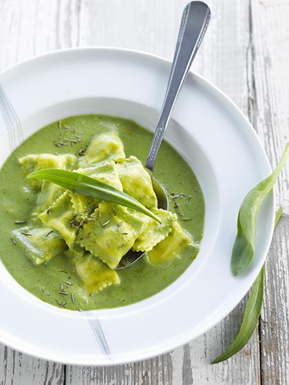 Raviolis, sauce verte à l&#039;estragon et aux épinards