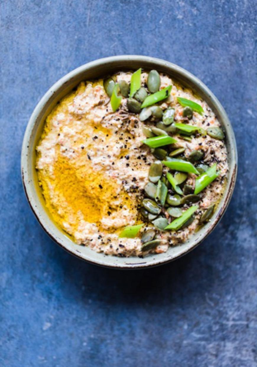 Tartinade aux carottes rôties, amandes, cumin et harissa