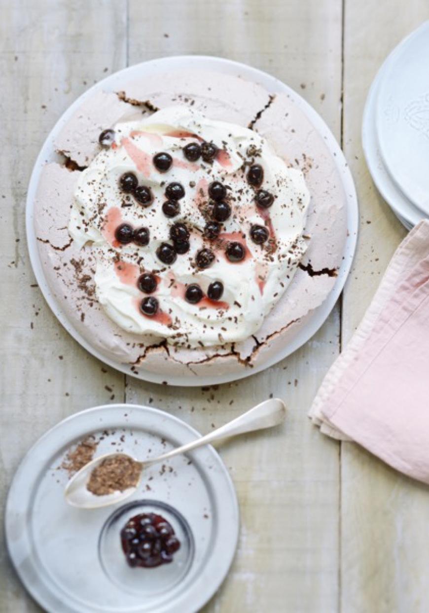 Pavlova aux cerises et au chocolat