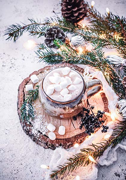 Chocolat chaud à la fève tonka et mini-guimauves