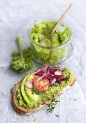 Tartine au pesto de chou kale