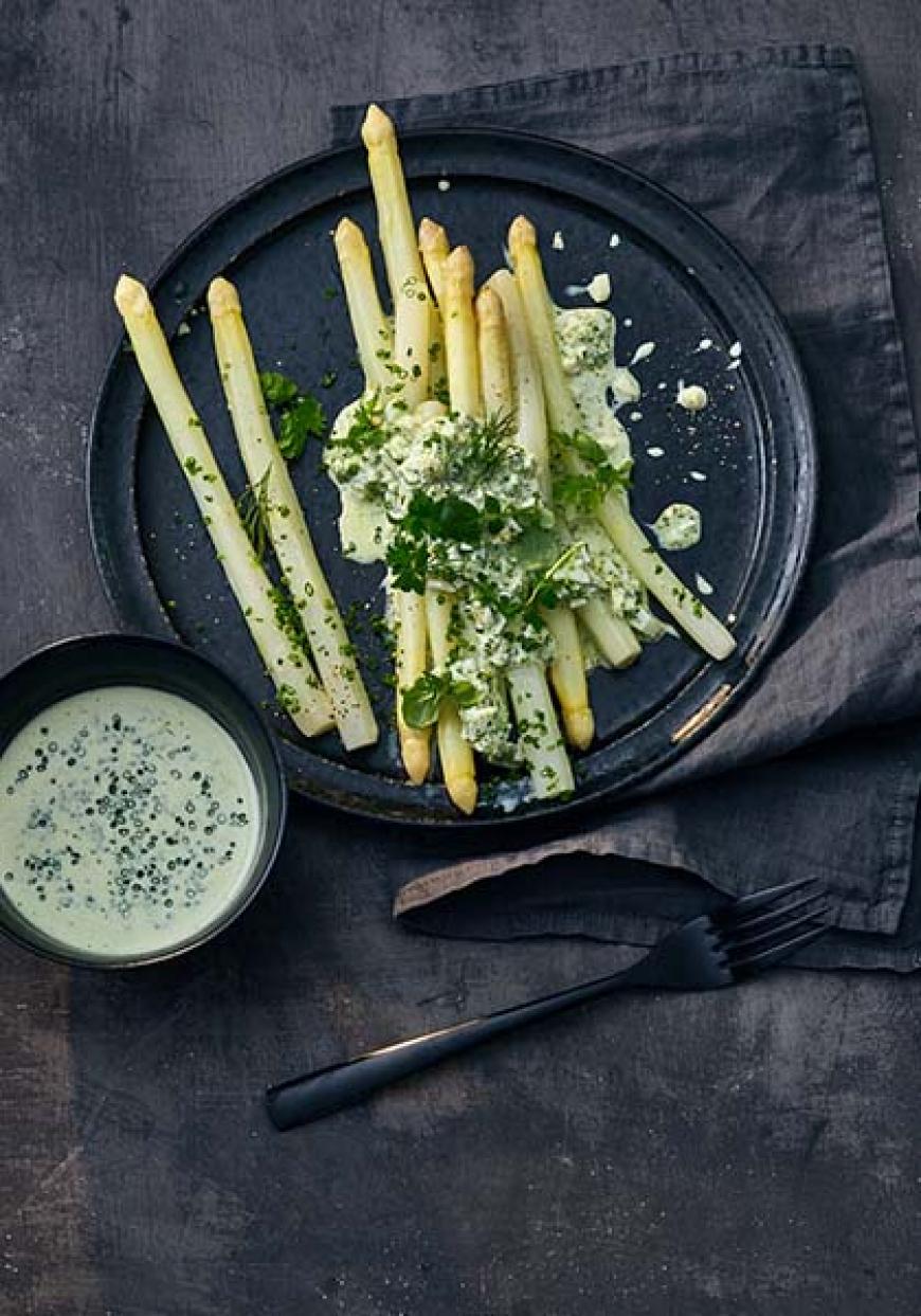 Asperges blanches, sauce aux herbes