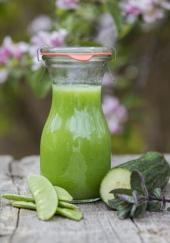 Smoothie concombre, petits pois et menthe