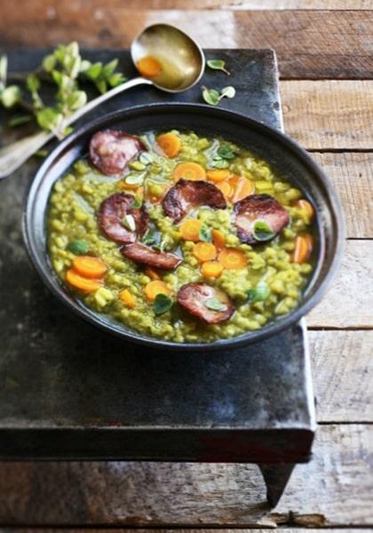 Soupe de pois cassés et chorizo grillé