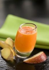 Jus de pomme, carotte et gingembre