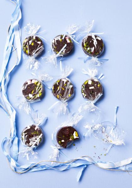 Mendiants au chocolat et aux fruits secs