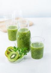 Smoothie santé kiwi concombre et persil