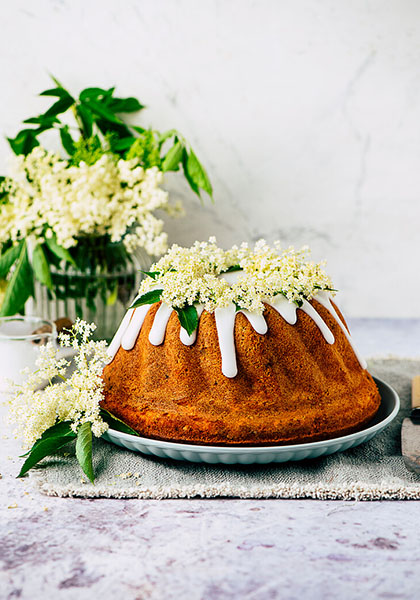 Kouglof au citron vert et aux fleurs de sureau