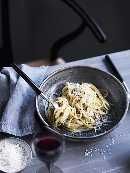 Spaghettis au poivre façon cacio et pepe