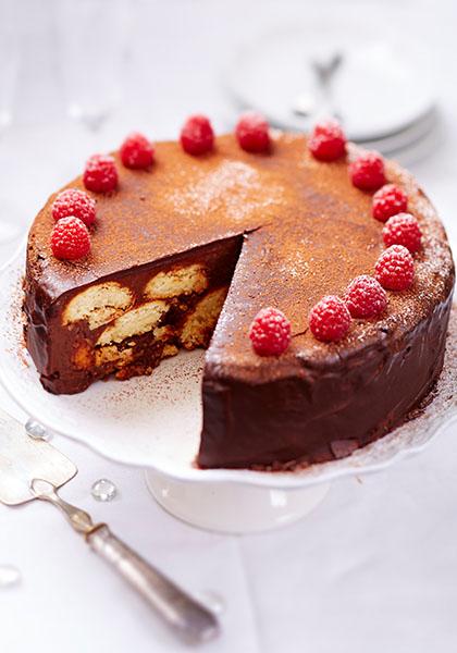 Gâteau au chocolat, amarettis et framboises