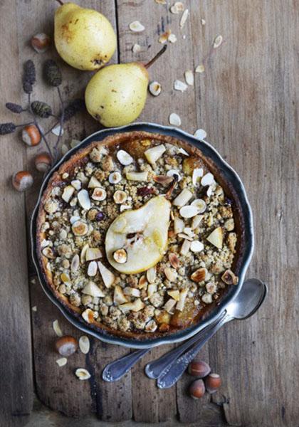 Tarte aux poires, noisettes et amandes