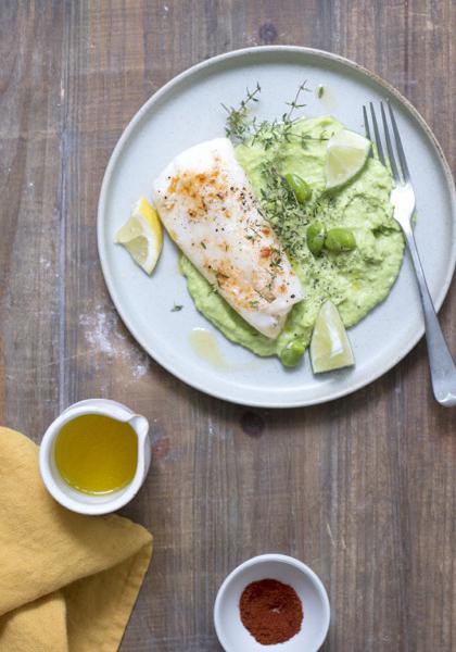 Filet de merlan, purée de fèves au citron vert