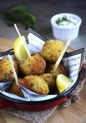 Boulettes de pois chiches, sauce au yaourt