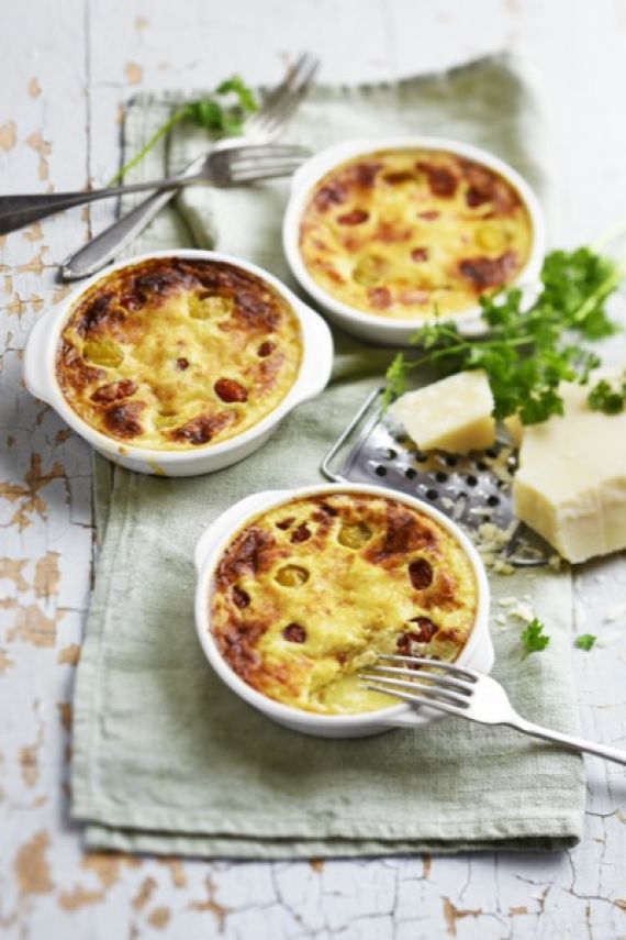 Petites crèmes de parmesan aux tomates cerise