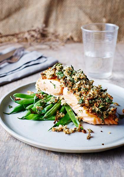 Pavé de saumon en croûte, haricots verts vapeur