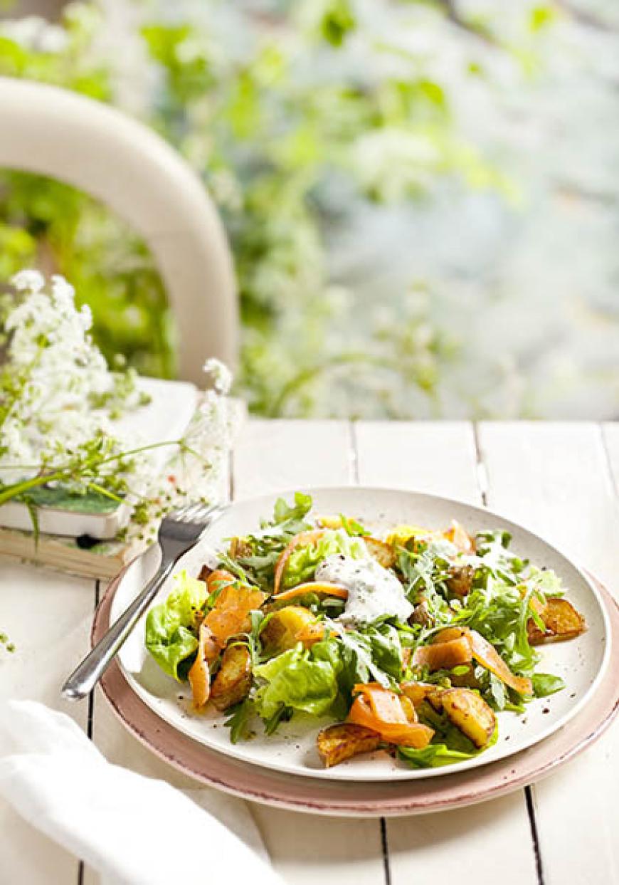 Pommes de terre rôties et saumon fumé