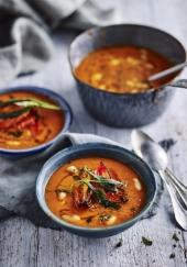 Soupe aux haricots et tomates rôties