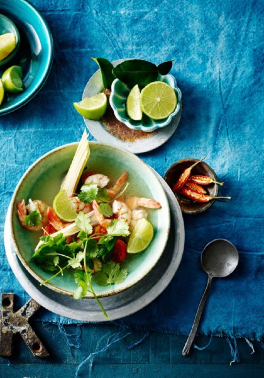 Soupe de crevettes au citron vert et à la coriandre