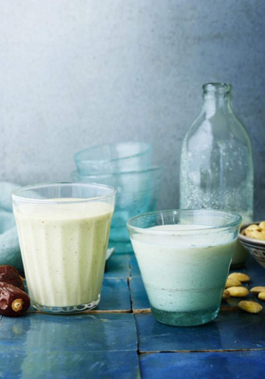 Lait aux amandes et lait aux dattes