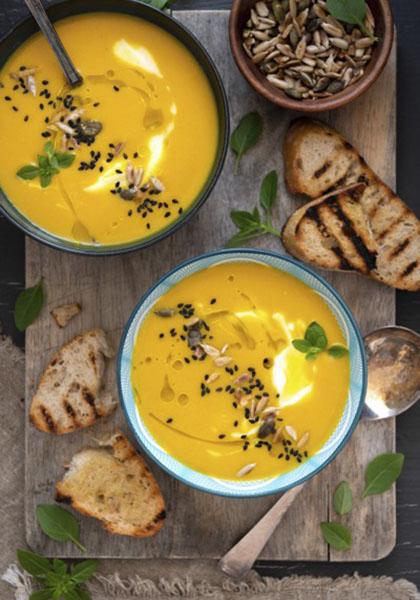 Soupe de carottes au curcuma et lait de coco