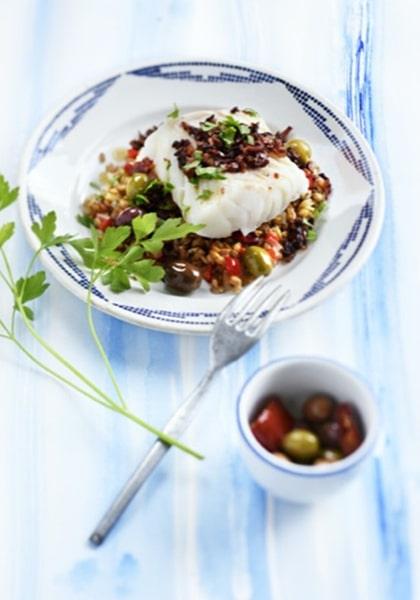 Dos de cabillaud au chorizo, risotto de petit épeautre, olives et poivrons